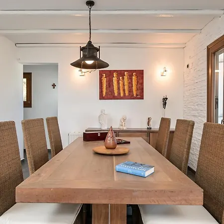 Villa 4 Bedroom Valerie With Private Swimming Pool *