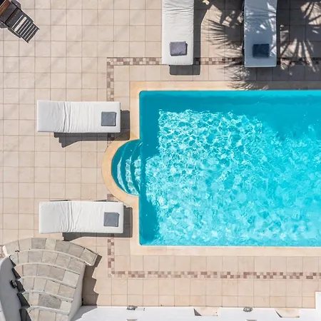 Villa 4 Bedroom Valerie With Private Swimming Pool *