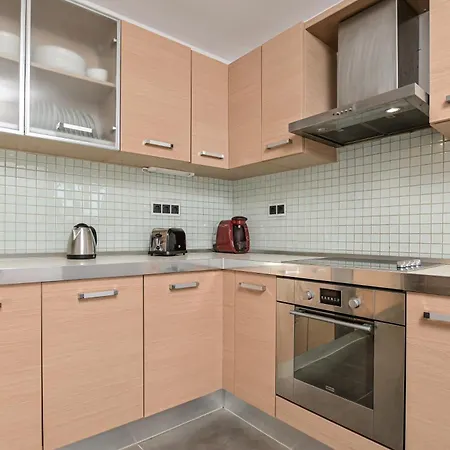 Villa 4 Bedroom Valerie With Private Swimming Pool *