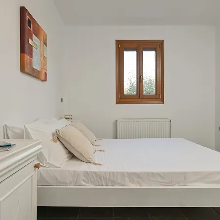 4 Bedroom Valerie With Private Swimming Pool Villa *