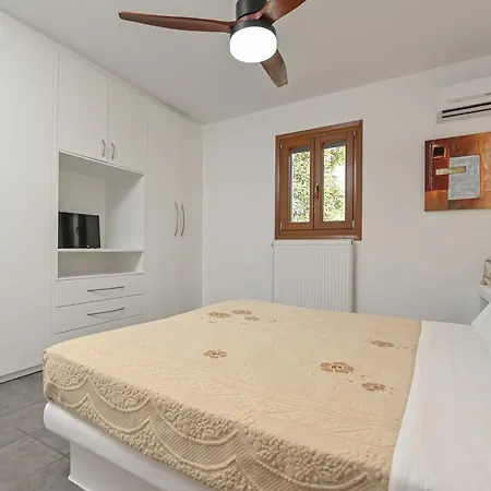 4 Bedroom Valerie With Private Swimming Pool Villa *
