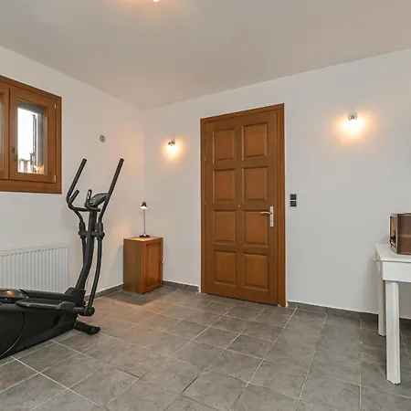 4 Bedroom Valerie With Private Swimming Pool Στελίδα