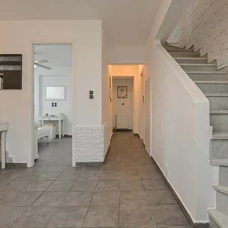 4 Bedroom Valerie With Private Swimming Pool Villa *