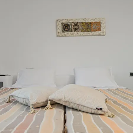 Villa 4 Bedroom Valerie With Private Swimming Pool *